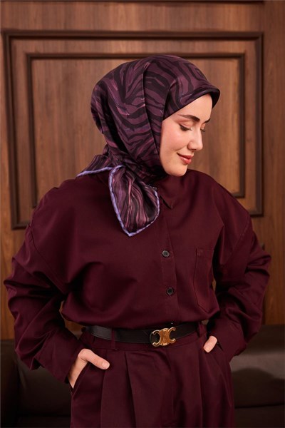 Twill İpek Eşarp Mürdüm Eflatun Geometrik Desenli Tok Duruşlu 90x90