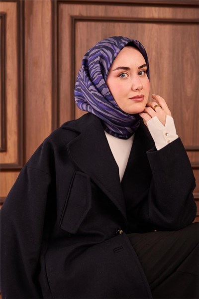 Twill İpek Eşarp Pastel Mor Geometrik Desenli Tok Duruşlu 90x90