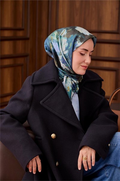 Twill İpek Eşarp Petrol Mavi-Yeşil Desenli Tok Duruşlu 90x90