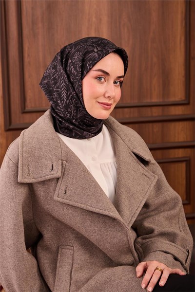 Twill İpek Eşarp Siyah Füme Çiçek Desenli Tok Duruşlu 90x90