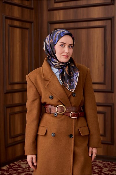 Twill İpek Eşarp Siyah–Lila Desenli Tok Duruşlu Kaymaz 90x90