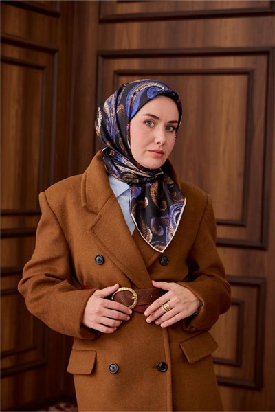 Twill İpek Eşarp Siyah–Lila Desenli Tok Duruşlu Kaymaz 90x90