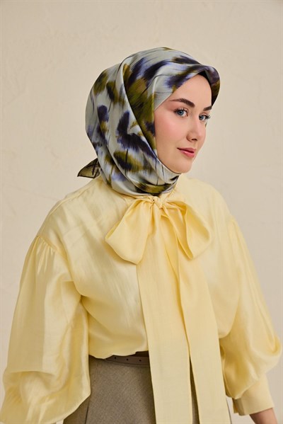 Twill İpek Eşarp Soyut Çiçek Desen Bebe Mavi 90x90
