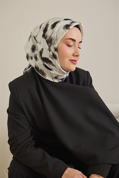 Twill İpek Eşarp Soyut Çiçek Desen Beyaz 90x90