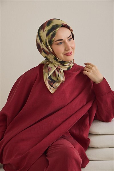Twill İpek Eşarp Soyut Çiçek Desen Pastel Sarı 90x90