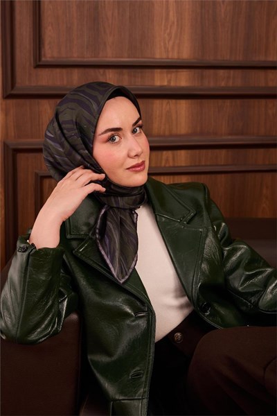 Twill İpek Eşarp Yeşil Gri Geometrik Desenli Tok Duruşlu 90x90