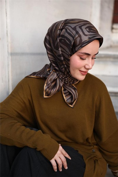 Twill İpek Eşarp Yeşil Gri-Kahve Geometrik Desenli Tok Duruşlu 90x90