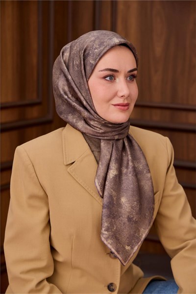 Twill İpek Eşarp Yeşil Kahve–Vizon Desenli Tok Duruşlu 90x90