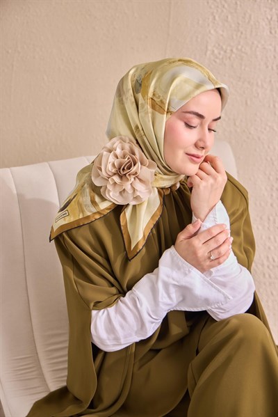 Twill İpek Petal Eşarp Yağ Yeşili 90x90