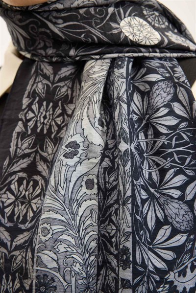 Urban Hours Floral Motif Desen Koyu Lacivert Mayda Şal 190x70