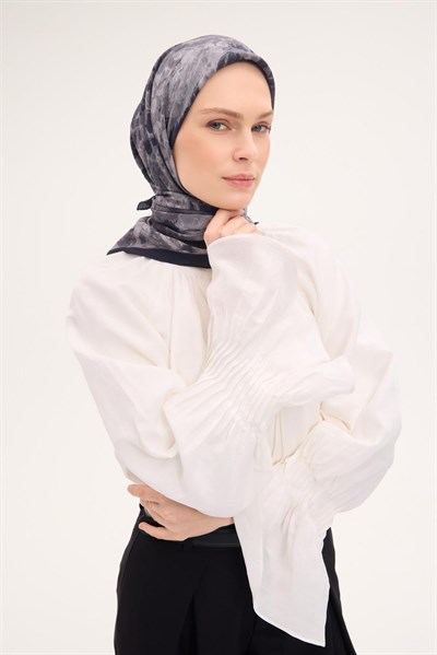 Velora Eşarp Fırça Çiçek Desen Siyah 90X90