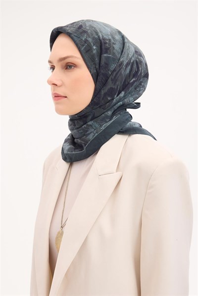 Velora Eşarp Fırça Çiçek Desen Zümrüt Yeşili 90X90