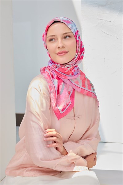 Velora Eşarp İllustration Art Fuşya