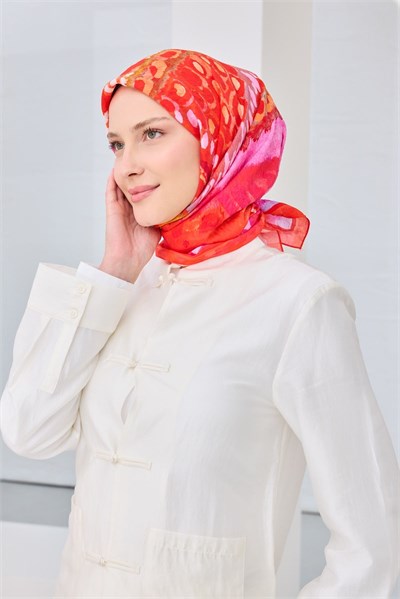 Velora Eşarp İllustration Art Narçiçeği