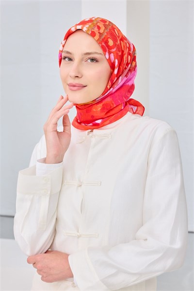 Velora Eşarp İllustration Art Narçiçeği