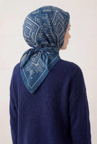 Viskon Velora Eşarp Dört Mevsim Kilim Desen Dumanlı Mavi 90X90