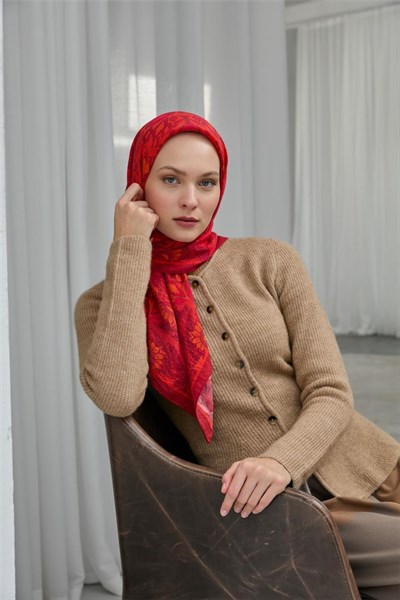 Viskon Velora Eşarp Kırmızı Nar Çiçeği Desenli Tok Duruşlu Dört Mevsim 90x90