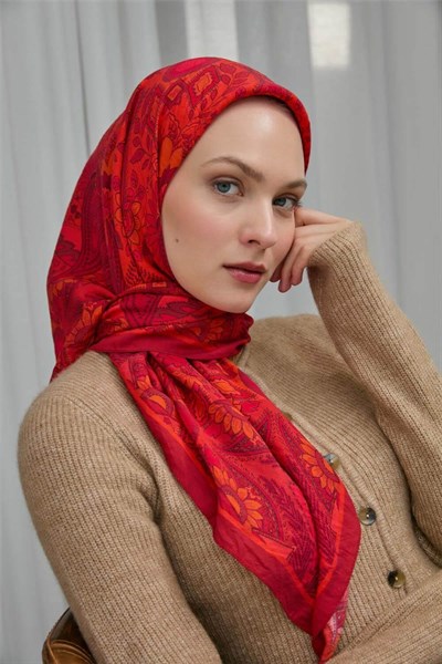 Viskon Velora Eşarp Kırmızı Nar Çiçeği Desenli Tok Duruşlu Dört Mevsim 90x90