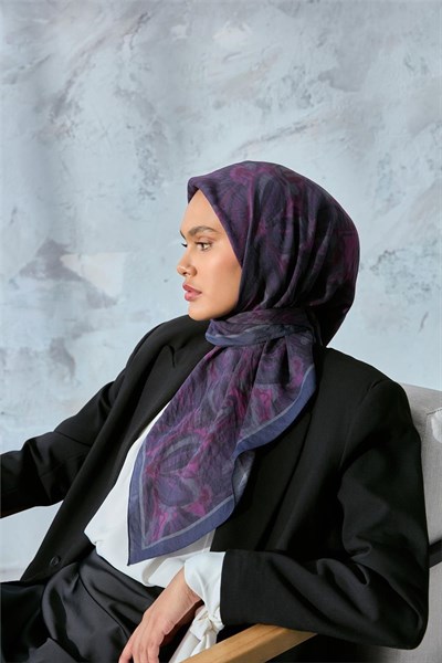 Viskon Velora Eşarp Lacivert-Füme-Erguvan Desenli Kaymaz Dokulu Tok Duruşlu 90x90