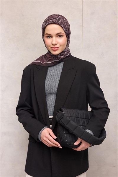 Viskon Velora Eşarp Şarap Moru Antik Desenli Tok Duruşlu 90x90