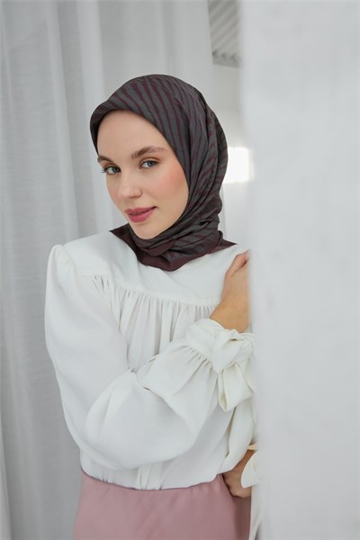 Viskon Velora Eşarp Vişne Gri Çizgili Hafif Dökümlü 90x90