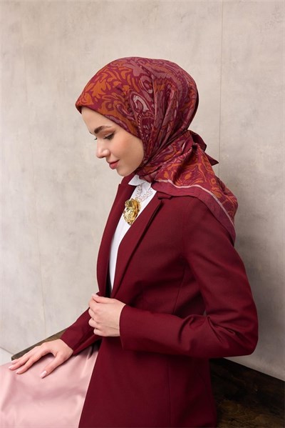 Viskon Velora Eşarp Vişne Tonlu Antik Desenli Tok Duruşlu 90x90