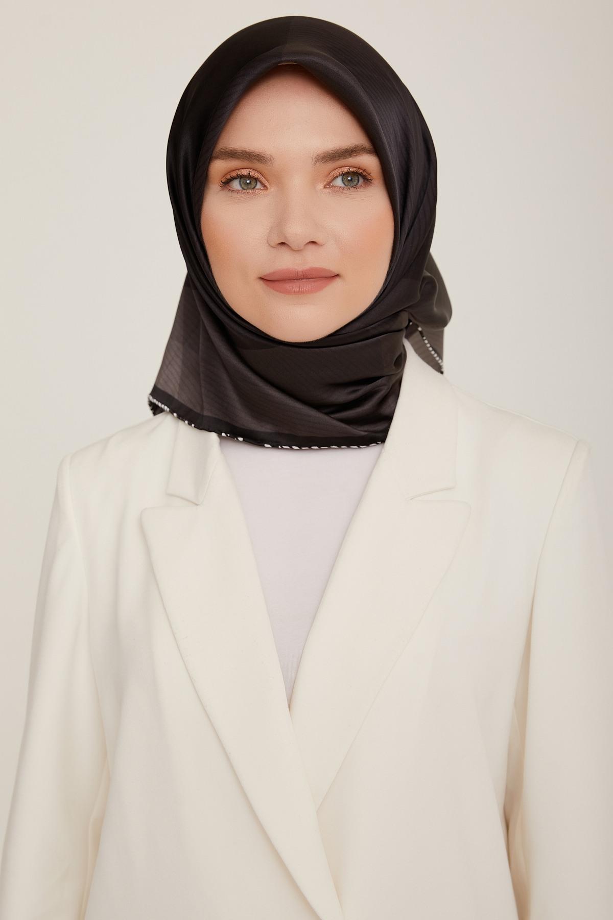 Armine 2022-23 Sonbahar Kış Sezonu Twill İpek Eşarp 8836D02 52