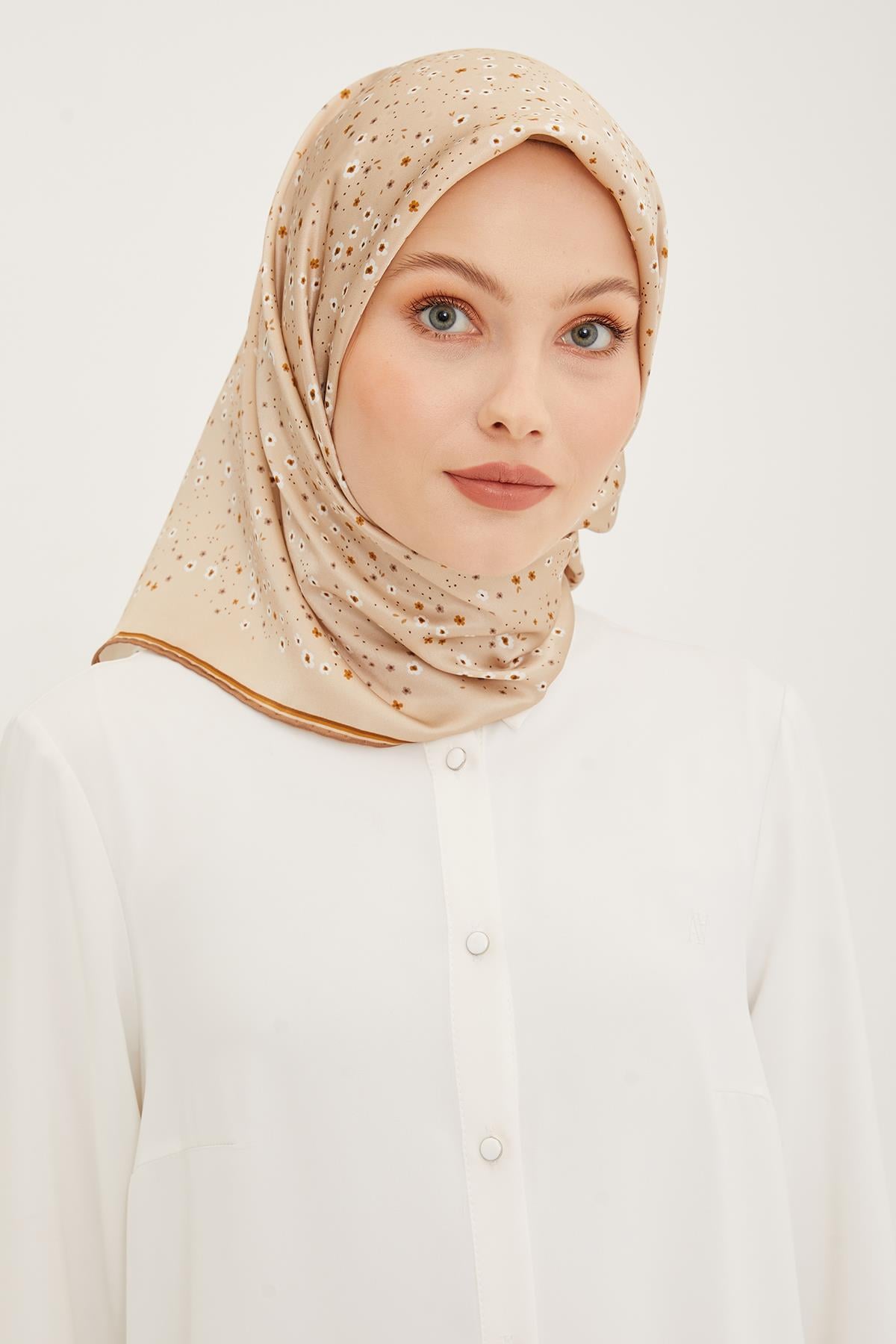 Armine İpek Eşarp 2023/24 İlkbahar Yaz Sezonu 8900D02 50 - Twill (Tivil) İpek
