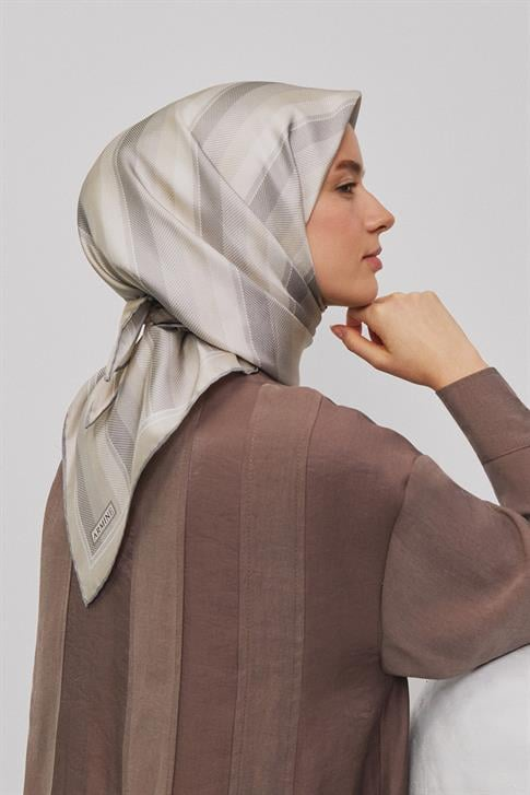 Armine Klasik Desenli Saf İpek Twill Eşarp 9327D 80