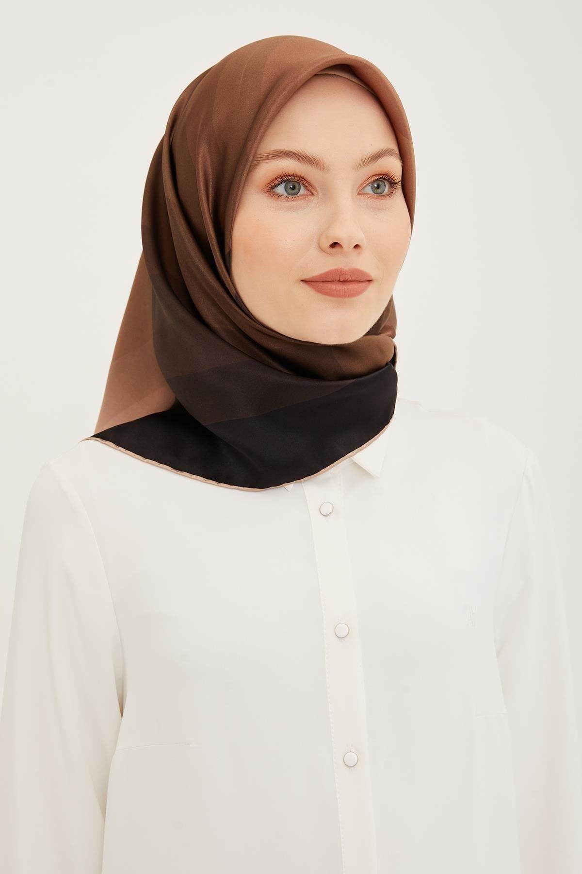 Armine Nostalji Serisi Sura İpek Eşarp 8904-08NS