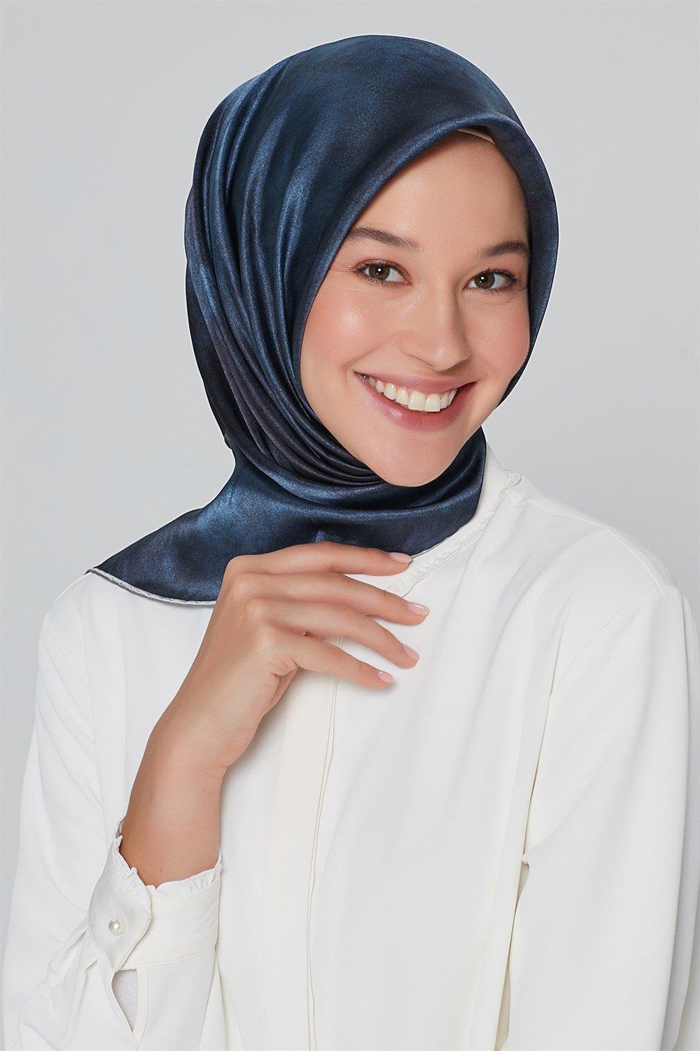 Armine Nostalji Serisi Sura İpek Eşarp 8333-82