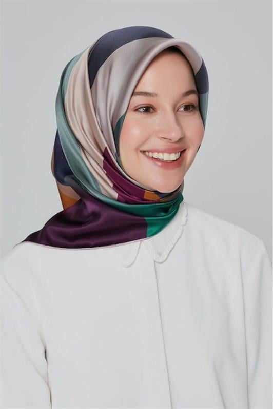 Armine Özel Nostalji Serisi Saf (Sura)İpek Eşarp 8424-82