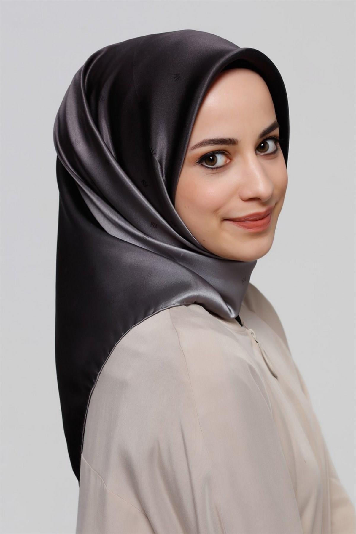 Armine Özel Nostalji Serisi Sura İpek Eşarp Modelleri 8338DS-09
