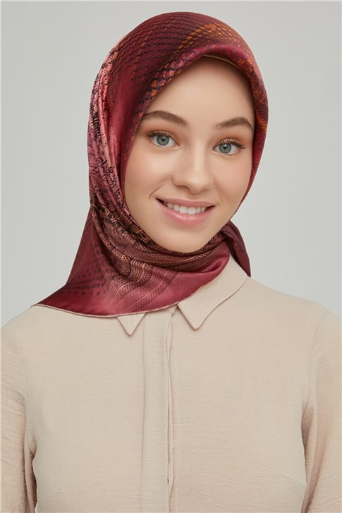 Armine Sura İpek Eşarp 21Ka8602 05
