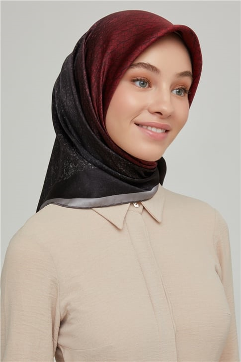 Armine Sura İpek Eşarp 21Ka8611 04