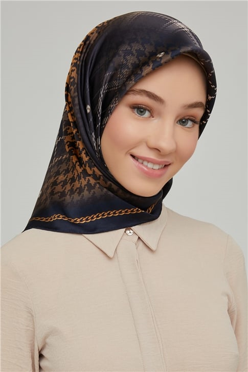 Armine Sura İpek Eşarp 21Ka8612 07