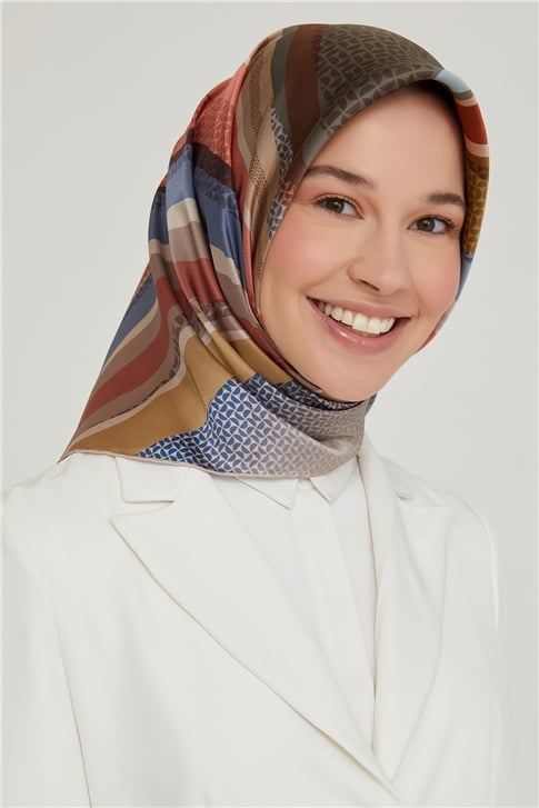 Armine Sura İpek Eşarp 21Ka8613 01