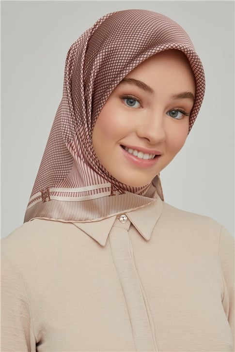 Armine Sura İpek Eşarp 21Ka8616 07