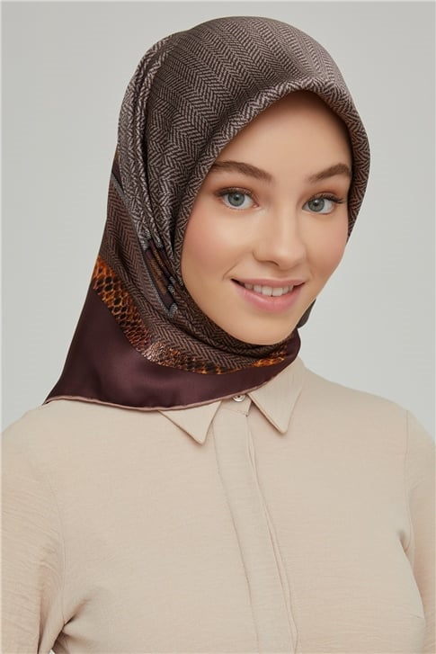 Armine Sura İpek Eşarp 21Ka8619 08