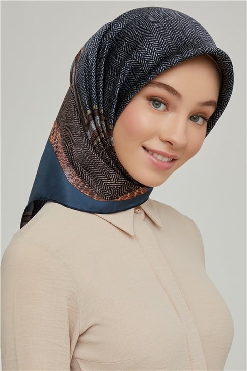 Armine Sura İpek Eşarp 21Ka8619 33