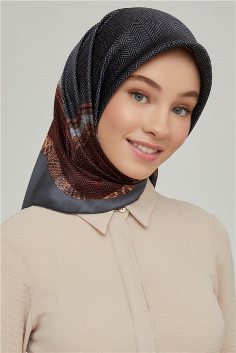 Armine Sura İpek Eşarp 21Ka8619 37
