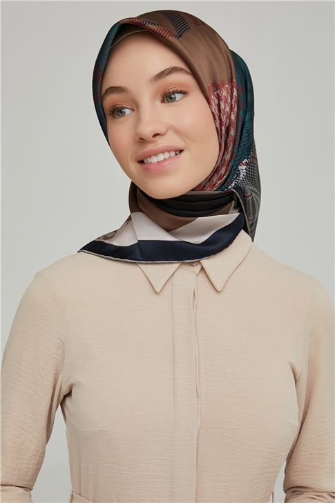 Armine Sura İpek Eşarp 21Ka8620 07