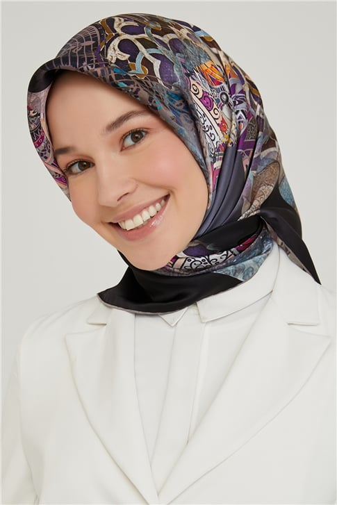 Armine Sura İpek Eşarp 21Ka8622 04