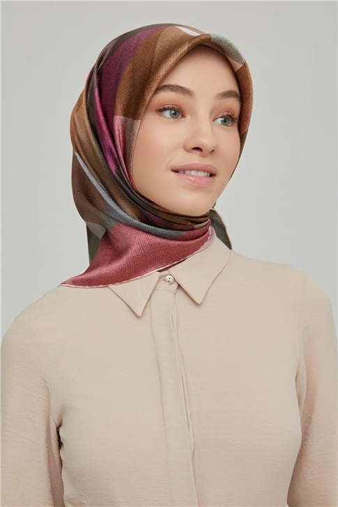 Armine Sura İpek Eşarp 21Ka8623 06