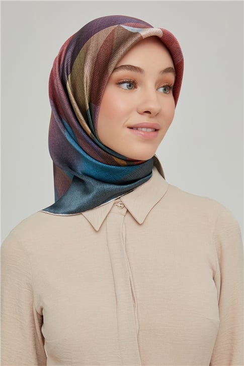 Armine Sura İpek Eşarp 21Ka8623 09