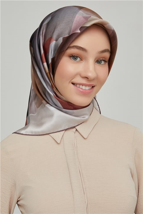 Armine Sura İpek Eşarp 21Ka8628 04