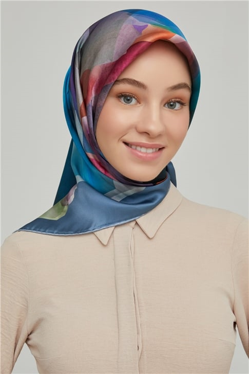 Armine Sura İpek Eşarp 21Ka8628 07
