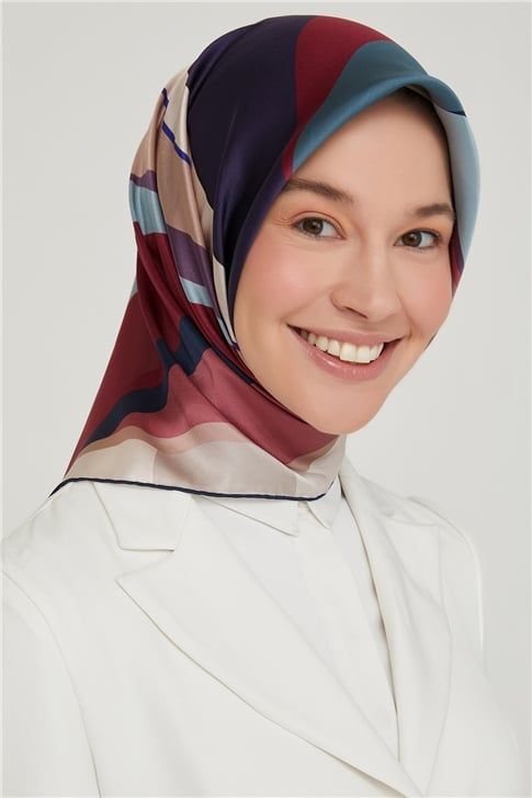 Armine Sura İpek Eşarp 21Ka8629 03