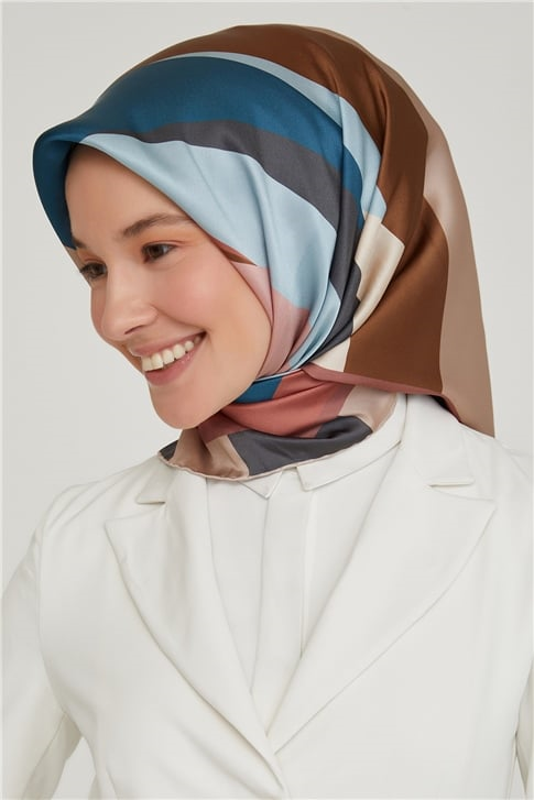 Armine Sura İpek Eşarp 21Ka8629 08
