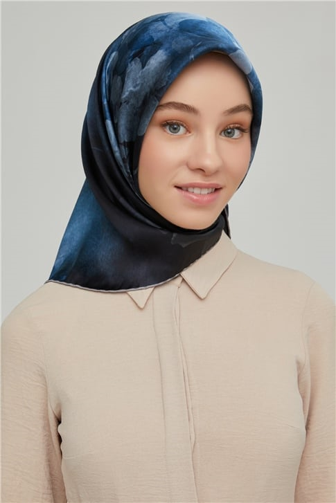 Armine Sura İpek Eşarp 21Ka8632 11